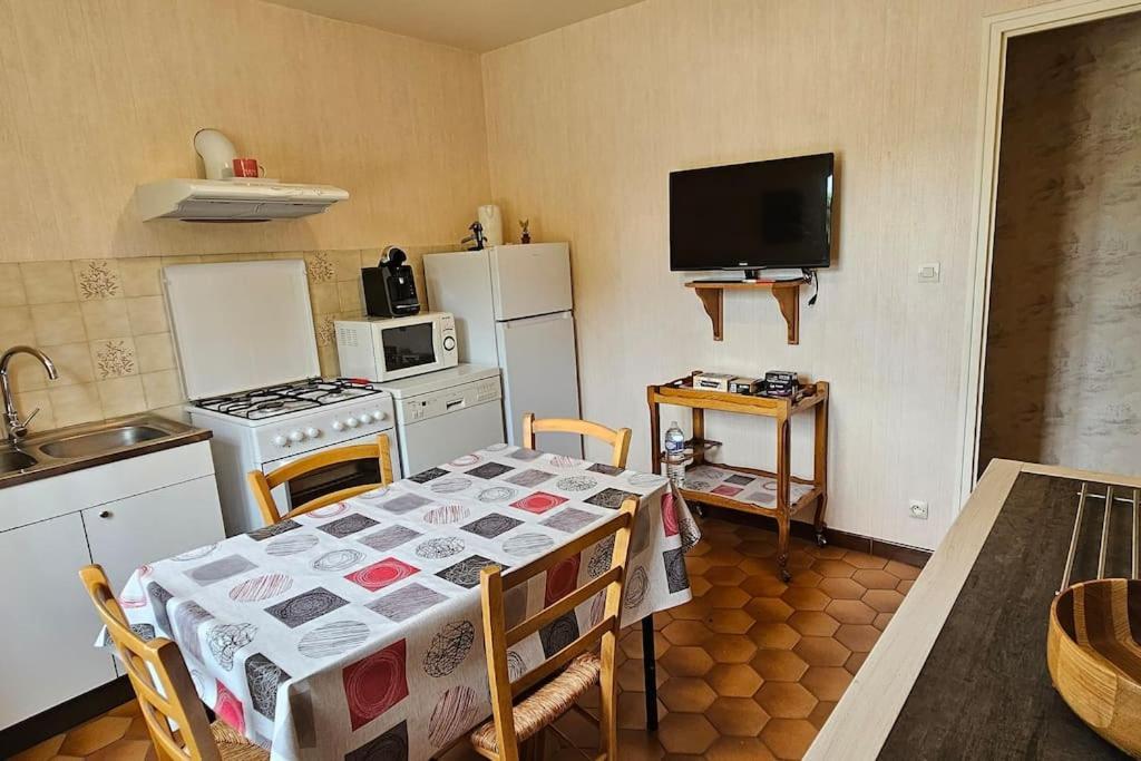 La Maison Bricquebetaise Bricquebec Εξωτερικό φωτογραφία